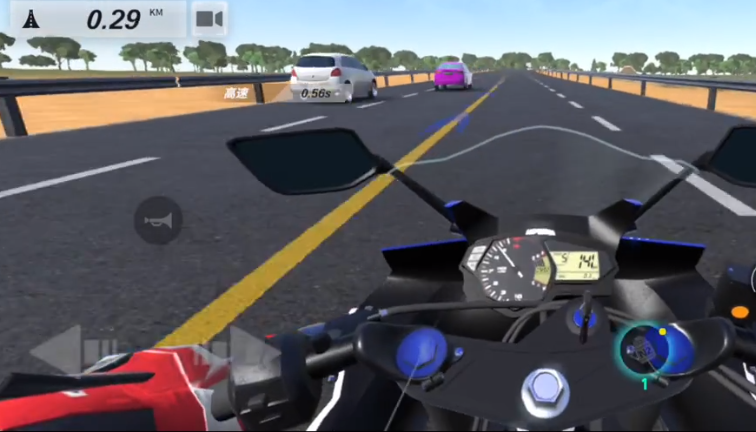 《黎明飞驰》踹汽车方法